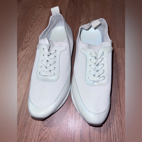 Banana Republic Recycled Knit Sneaker Size 8 - Picture 5 of 6